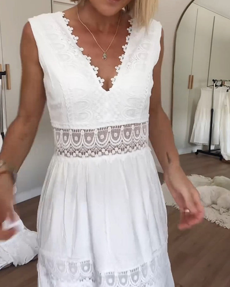 Alexandra - White Plunge Dress